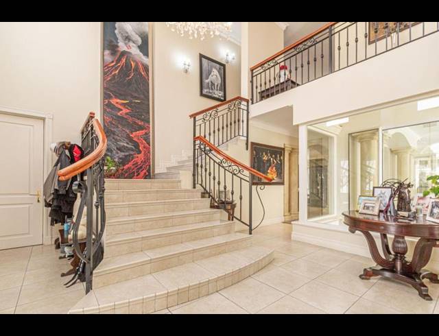 5 BEDROOM HOUSE FOR SALE IN BRYANSTON